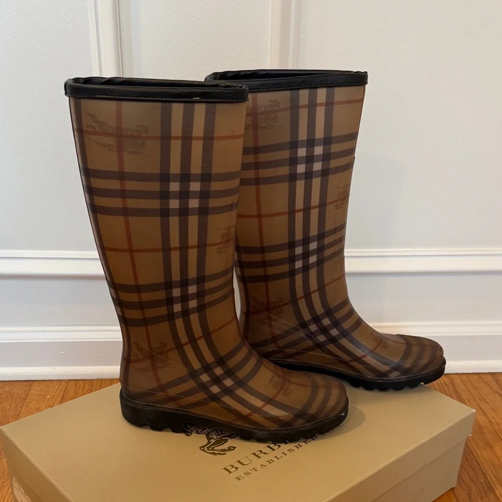Burberry Brown Plaid Winter & Rain Boots - Picture 3 of 7